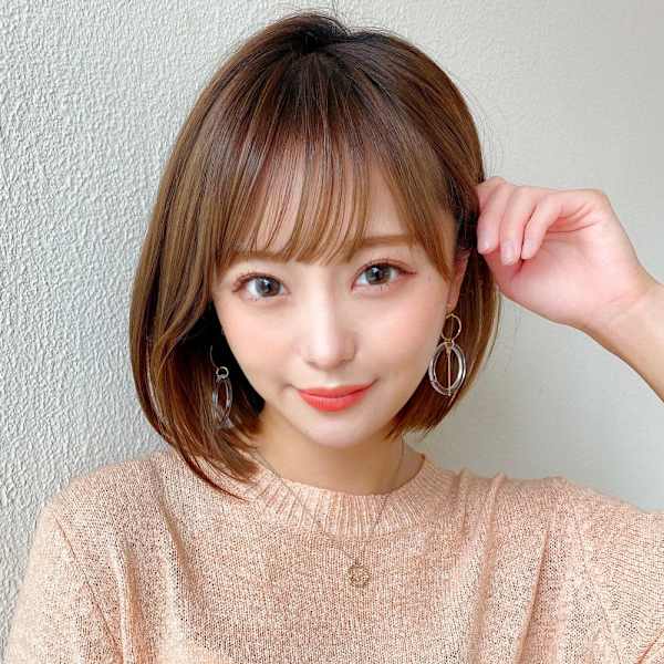 前下がりショートボブで絶壁解消！小顔に見えるひし形シルエット