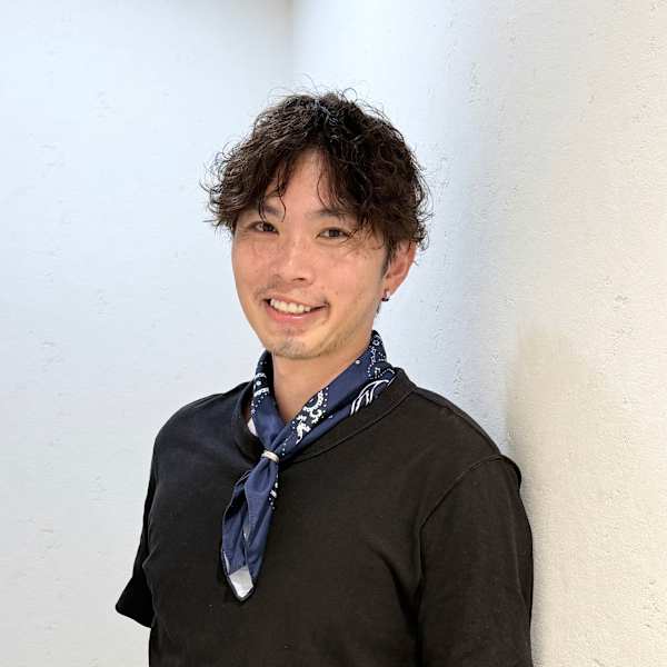 センター北 美容院 lea/1 HANARE【センターキタ ビヨウイン レアワン ハナレ】のスタッフ紹介。志村　