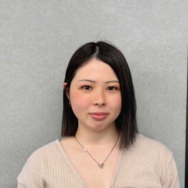 まつげと眉毛の専門店 Amour 菊川店【マツゲトマユゲンセンモンテン アムール キクガワテン】のスタッフ紹介。サリナ