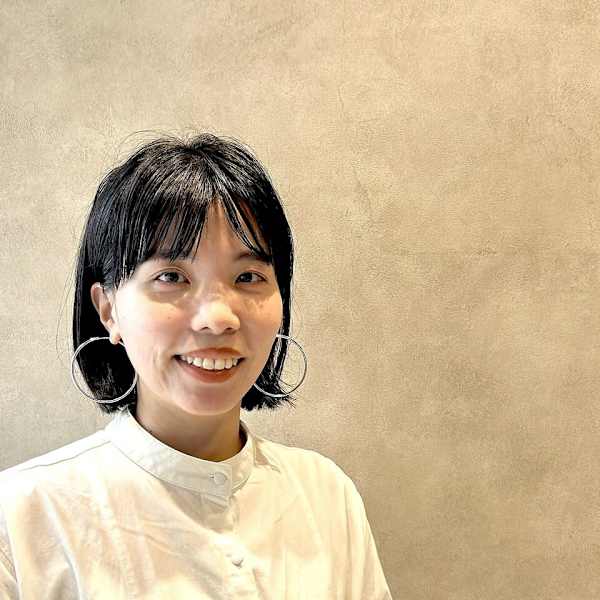 美容室emu【ビヨウシツエム】のスタッフ紹介。潟山　麻衣子