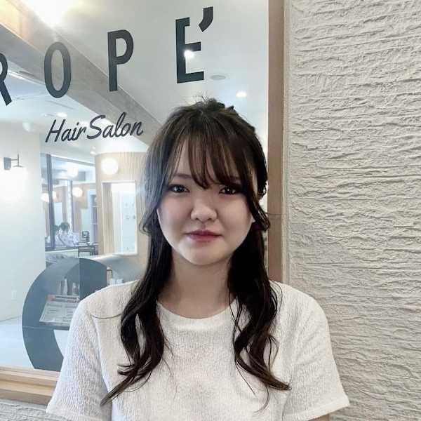 HAIR SALON ROPE’【ヘアーサロンロペ】のスタッフ紹介。さとみ