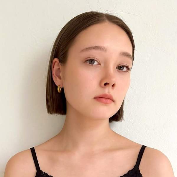 髪質改善 前髪無し ブラウンベージュ 艶髪 切りっぱなしボブ|miroa vita 平尾