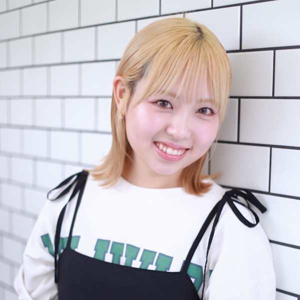 ARBRE hair&make【アーブルヘアーアンドメイク】のスタッフ紹介。山内利紗