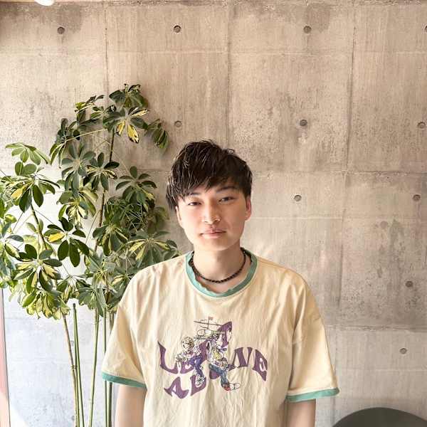 A 髪質改善 【エース】【エース】のスタッフ紹介。高島