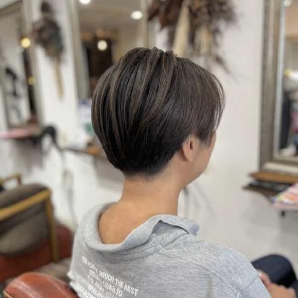 ばっさりイメチェン刈り上げショートヘア|hair make amphi