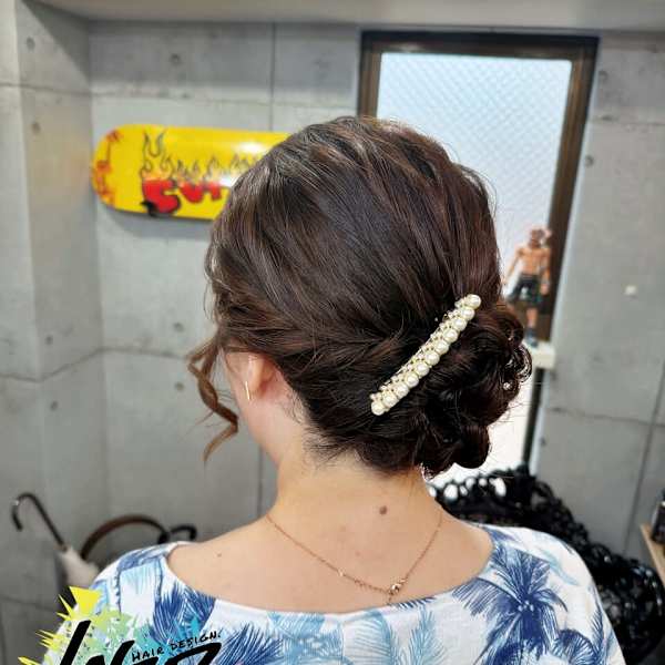 【ヘアセット】 パールアクセで華やかさを添えた上品シニヨン
