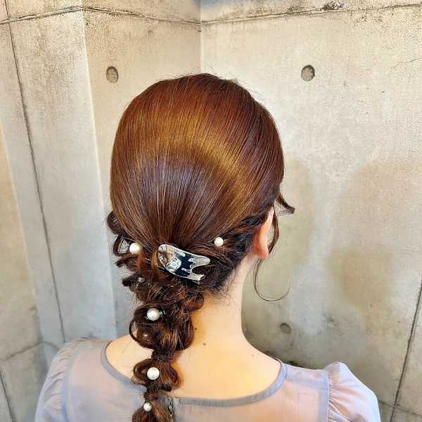 【ヘアセット】 綺麗めシルエットの面と編み下ろしホウキヘア