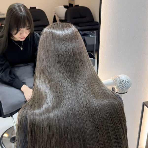 Zina 博多 髪質改善＆トリートメント＆艶髪【ジーナハカタ カミシツカイゼン トリートメント ツヤガミ】のスタッフ紹介。艶髪 特集