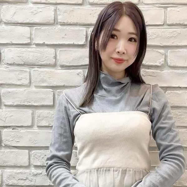 CHIC feux 大宮西口【シック フーオオミヤニシグチ】のスタッフ紹介。岩下 真衣