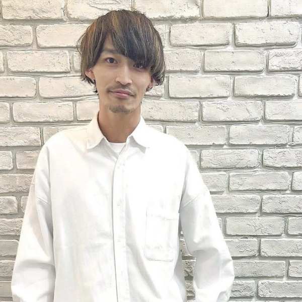 CHIC feux 大宮西口【シック フーオオミヤニシグチ】のスタッフ紹介。秋山 俊