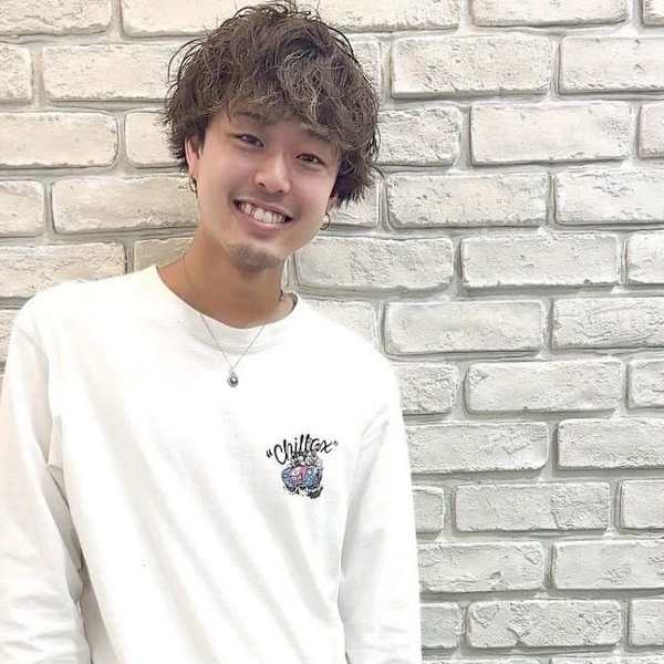 CHIC feux 大宮西口【シック フーオオミヤニシグチ】のスタッフ紹介。吉井 一輝