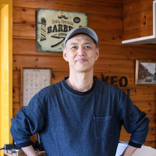 BAR BER TAKEO【バーバータケオ】のスタッフ紹介。辻武男