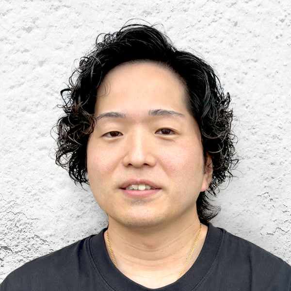 SALONSイオンタウン宇多津店【サロンズイオンタウンウタヅテン】のスタッフ紹介。山田