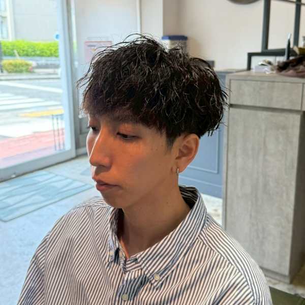 ツイストスパイラル　ツーブロック　刈り上げ　ショートマッシュ