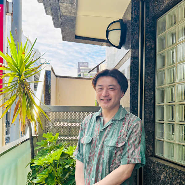hair kahuna 京急蒲田本店【ヘアーカフナケイキュウカマタホンテン】のスタッフ紹介。西内雄二