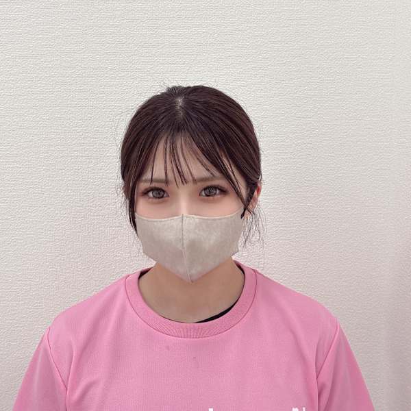 はあとねいる 平和堂高富店【ハアトネイル ヘイワドウタカトミテン】のスタッフ紹介。ルナ