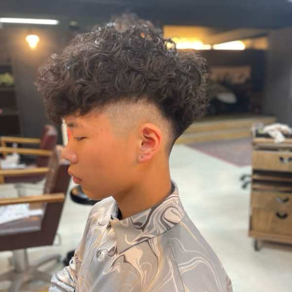 １０代２０代【スペインパーマ】フェード|メンズサロン West Side Cut Club　 メンズカット/メンズパーマ/眉毛