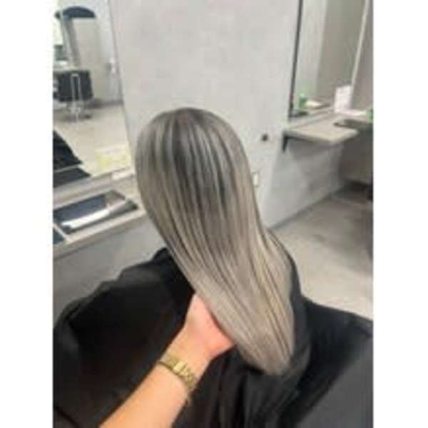 夏にオススメハイトーンカラー