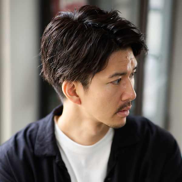 ビジネスヘア就活ヘアツーブロック刈り上げフェードメンズ