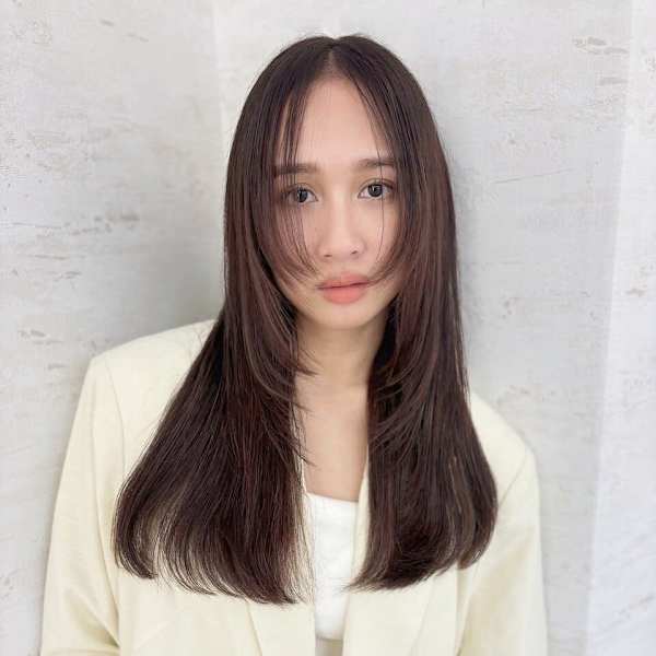 顔周りレイヤーカット