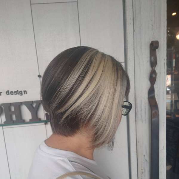 お洒落なポイントメッシュでアシメスタイル|PHYSICS