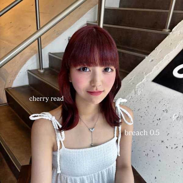 チェリーレッド