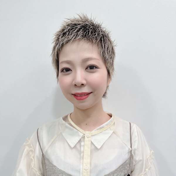 半個室 rire hair 箱崎店【ハンコシツリールヘアーハコザキテン】のスタッフ紹介。石井 美華