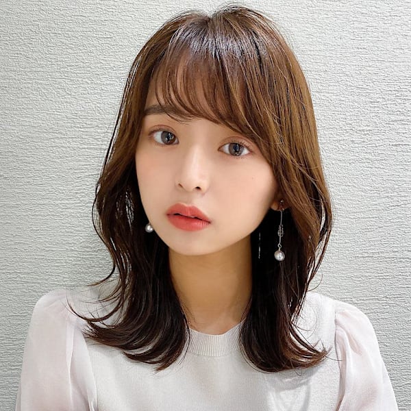 シースルーぱっつん前髪で結んでかわいいフェイスレイヤー