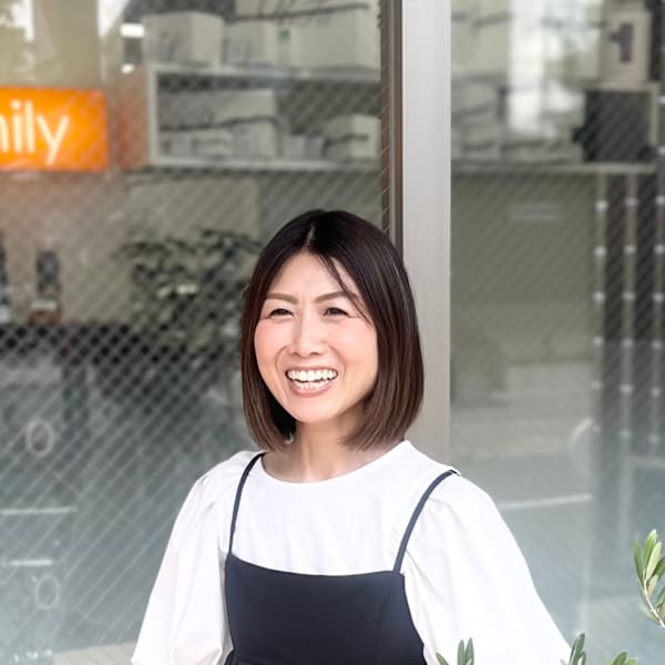 VAN family 四ツ居店【ヴァンファミリー ヨツイテン】のスタッフ紹介。大嶋 恵実