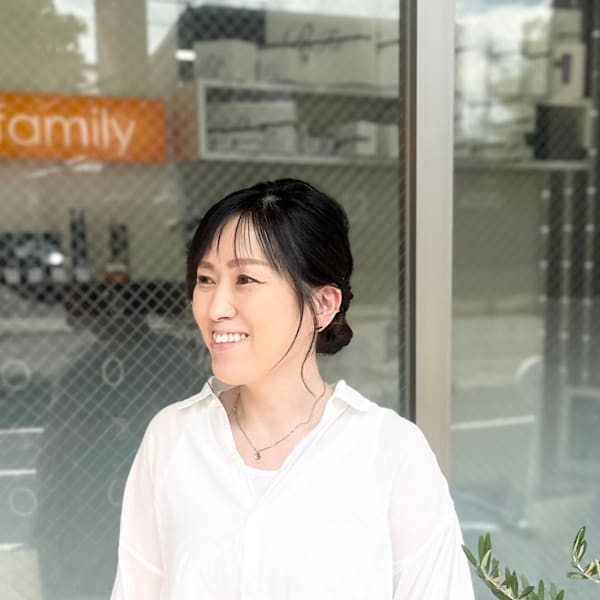 VAN family 四ツ居店【ヴァンファミリー ヨツイテン】のスタッフ紹介。Risa