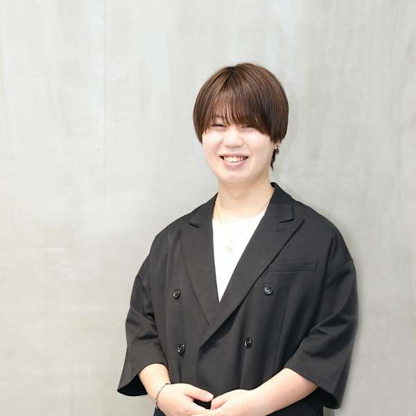 全席個室【髪質改善×ヘアケア特化型サロン】newi京都四条烏丸【ゼンセキコシツ カミシツカイゼンヘアケアトッカガタサロン ネウィ キョウトシジョウカラスマ】のスタッフ紹介。kouki