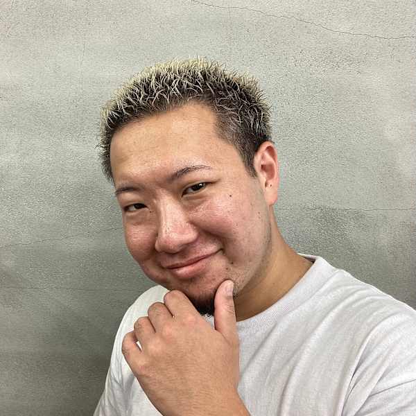 メンズサロン DAMDEE TOKYO HAIR LOUNGE 新宿店【メンズサロン ダムディートウキョウヘアラウンジ シンジュクテン】のスタッフ紹介。石田直季