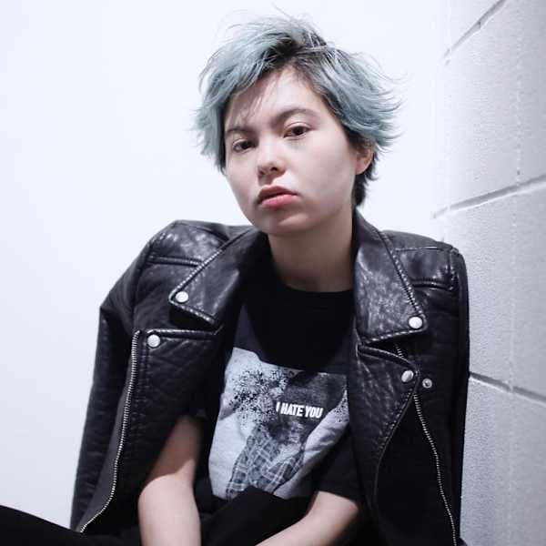 くびれヘアアプリコットオレンジレイヤーカットイメチェン美髪