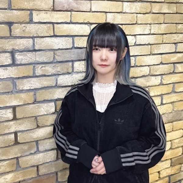 COLO【コロ】のスタッフ紹介。白川　綺香