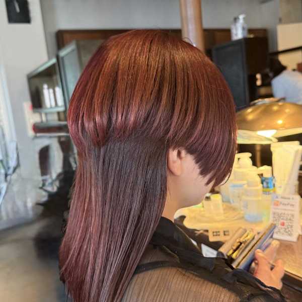 個性派スタイル×ブリーチなしボルドー