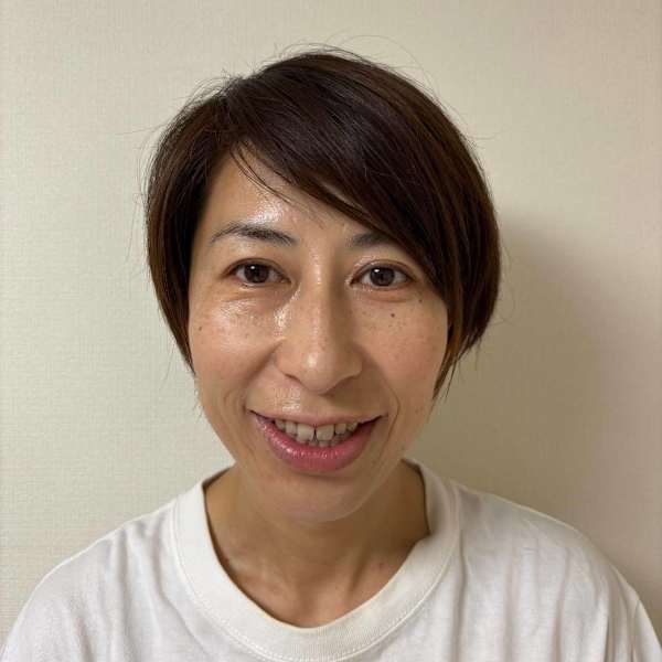 アイリーby筋膜チェルシーグリーン【アイリーバイキンマクチェルシーグリーン】のスタッフ紹介。ウララ