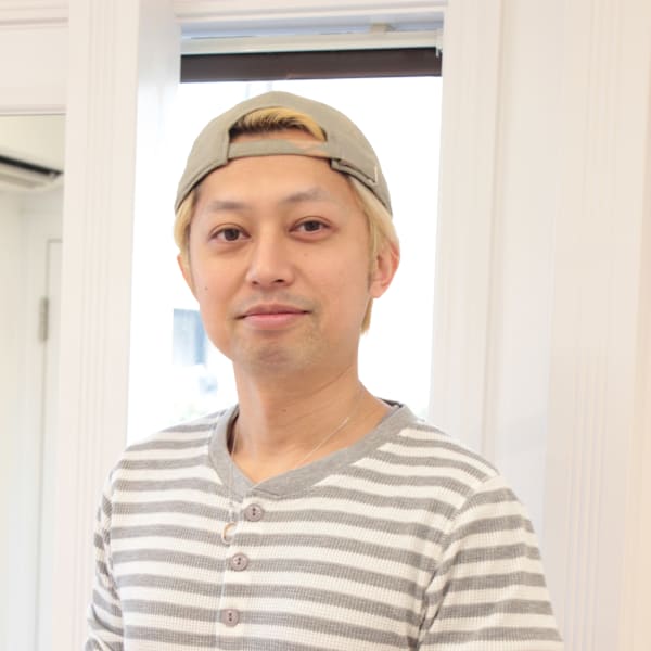 you & i hair design【ユーアンドアイヘアデザイン】のスタッフ紹介。高山 雄太