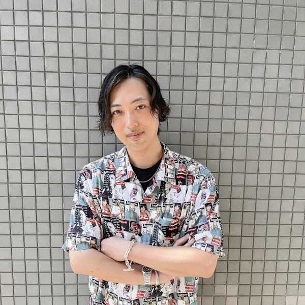 全席個室【髪質改善×ヘアケア特化型サロン】newi京都四条烏丸【ゼンセキコシツ カミシツカイゼンヘアケアトッカガタサロン ネウィ キョウトシジョウカラスマ】のスタッフ紹介。seiya