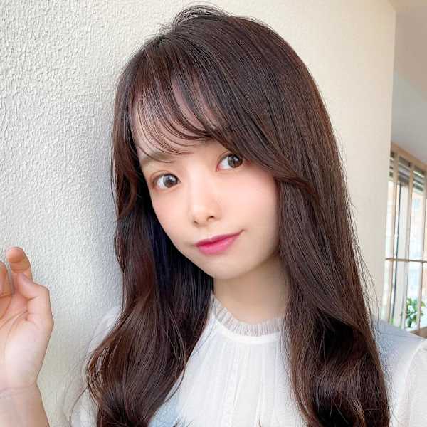 大人かわいいくびれヘアセミロング × ミルクティーベージュ