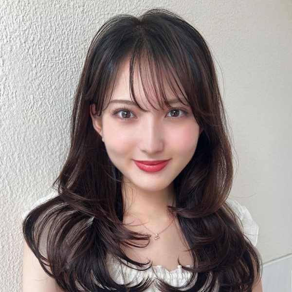 大人かわいいくびれヘアセミロング × ミルクティーベージュ