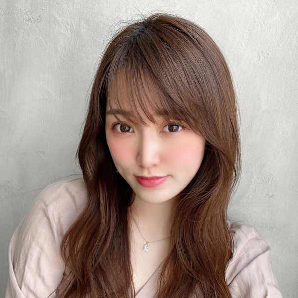 大人かわいいくびれヘアセミロング × ミルクティーベージュ