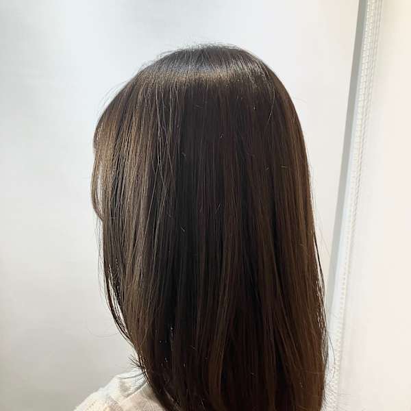 【+ONE自由が丘】ミディアムレイヤー×スモーキーベージュ