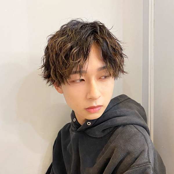 メンズ波打ちパーマグレーブルーカラー横浜|Neolive aim 横浜店