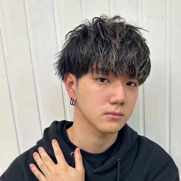 メンズカットハイライトマッシュパーマウルフアッシュブラック
