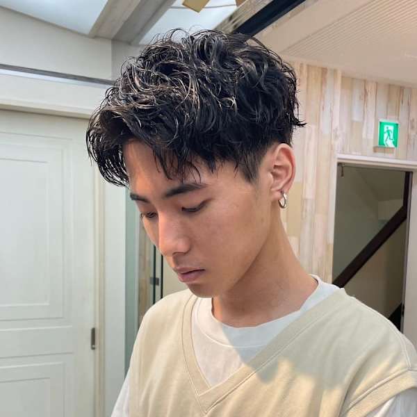 カルマパーマセンターパートマッシュパーマアッシュブラック