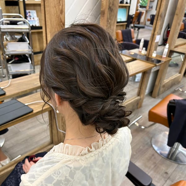 レイヤーロンググレーベージュ結婚式パーティーヘアヘアアレンジ