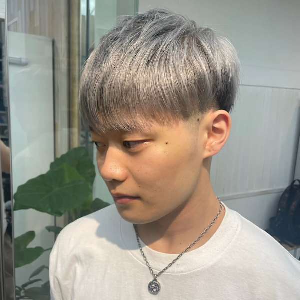 メンズカット爽やか刈り上げツーブロマッシュハイトーン|newi 広島