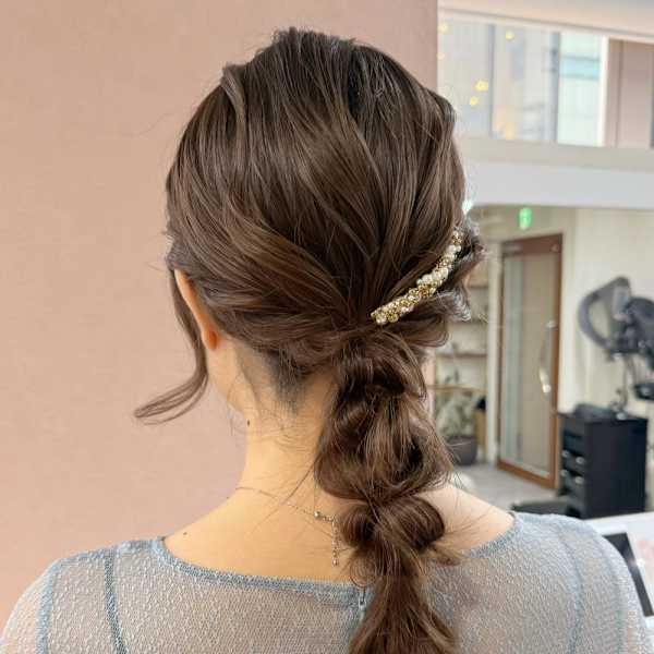 お呼ばれヘア〜編みおろしヘア