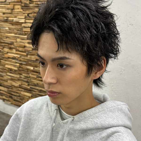 メンズヘアメイクスパイキーショート