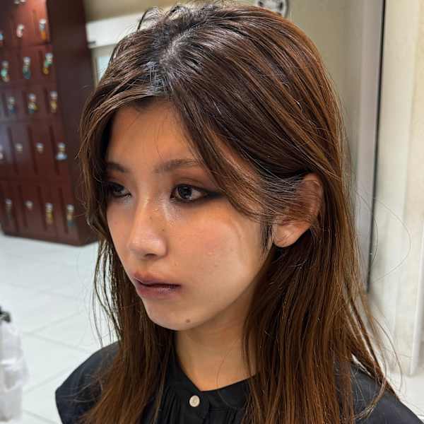 レディース似合わせヘアメイククールメイク